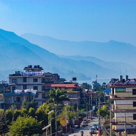 Hotel Silverline Pokhara Exteriör bild