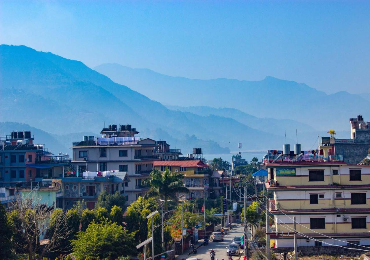 Hotel Silverline Pokhara Exteriör bild